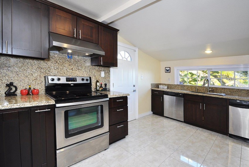 12 Kitchen view 4