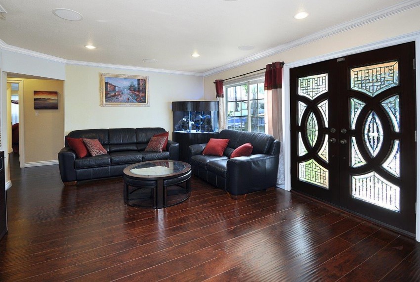 6 Living room view 2